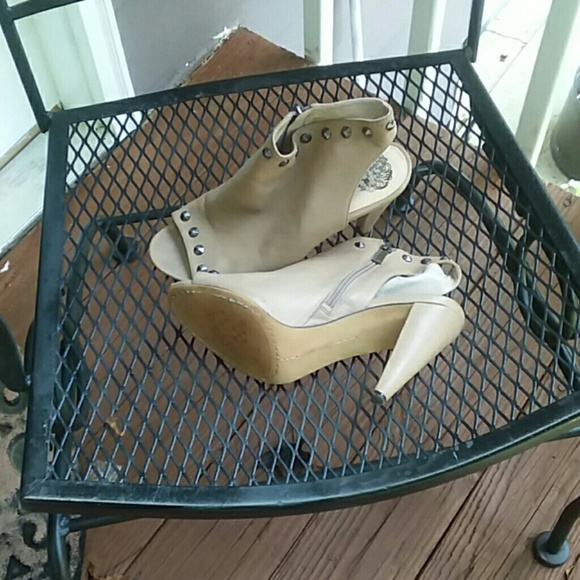 Shoes - Picture 3 of 3